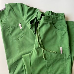 [Barco nrG] Scrub Set Top & Pants Green Size Small